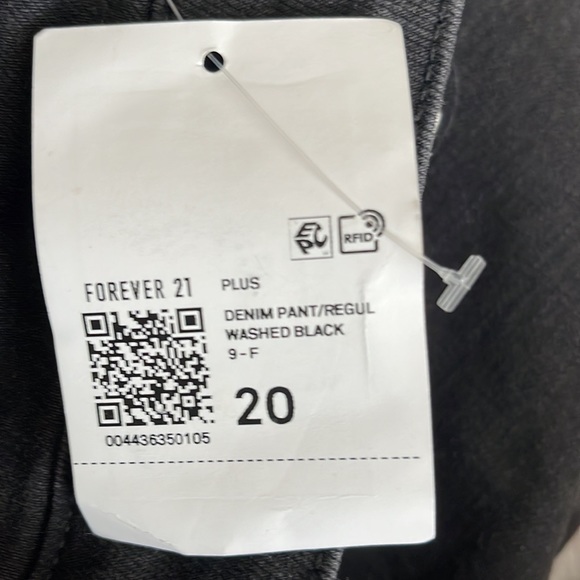 Forever 21+  Plus Size High-Rise Split Flare Jeans - Picture 11 of 15